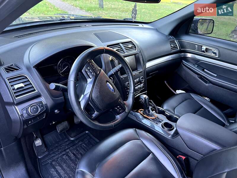 Позашляховик / Кросовер Ford Explorer 2018 в Києві