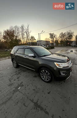 Позашляховик / Кросовер Ford Explorer 2017 в Тернополі