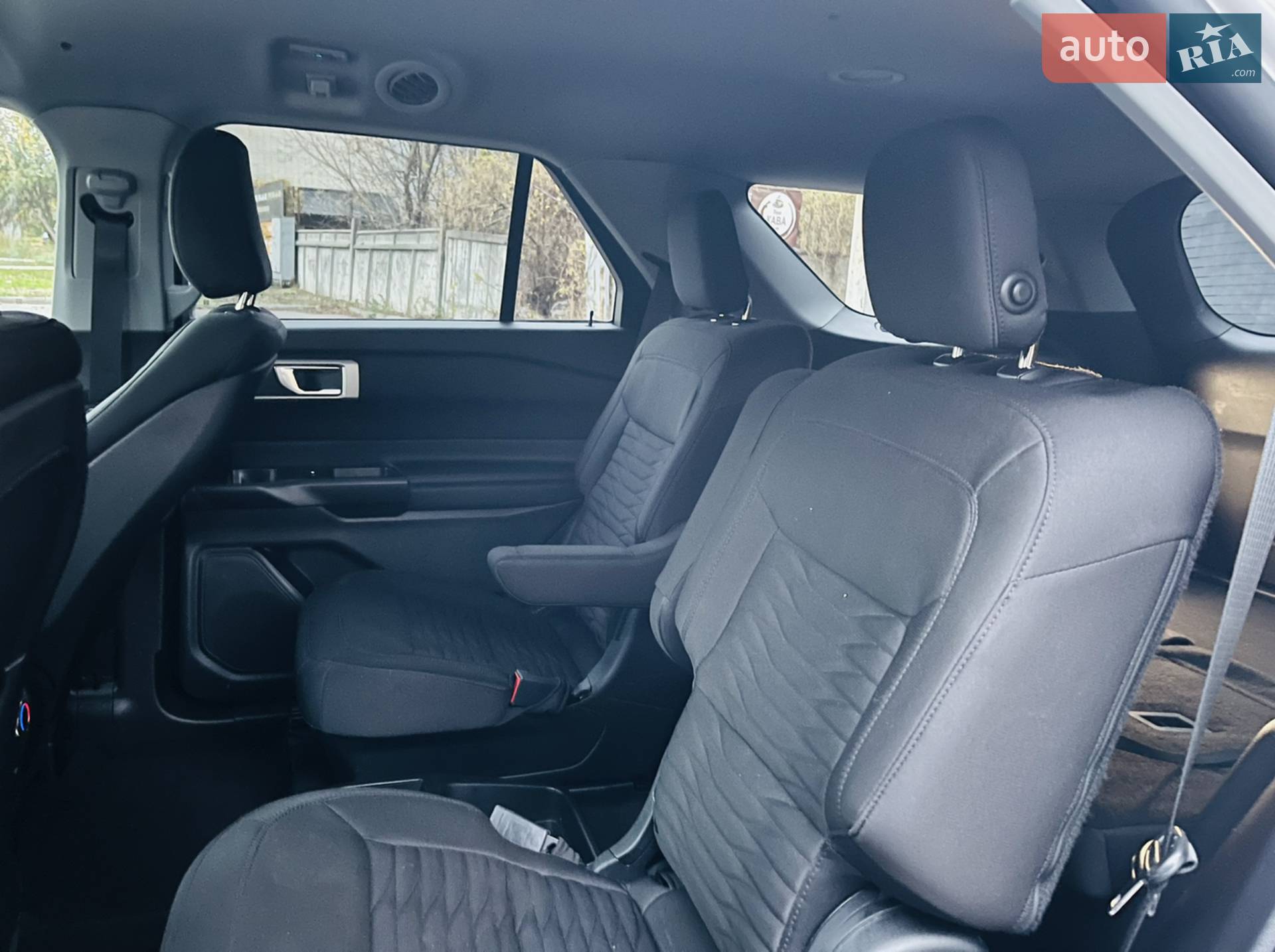 2020 Ford Explorer - мініатюра 18