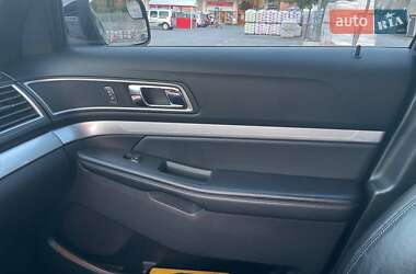 Позашляховик / Кросовер Ford Explorer 2017 в 