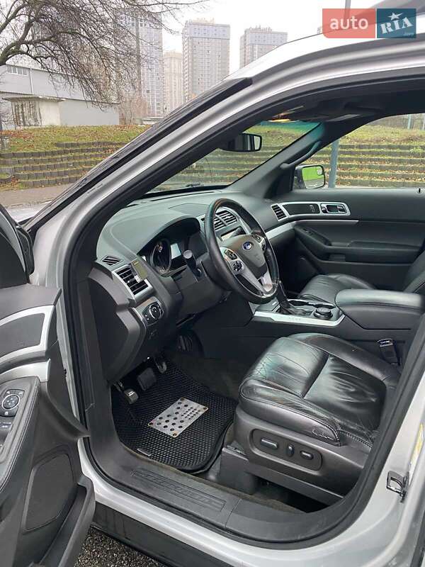 Внедорожник / Кроссовер Ford Explorer 2015 в Киеве фото 9 Внедорожник / Кроссовер Ford Explorer 2015 в Киеве