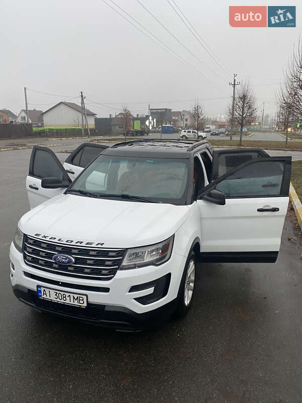 Позашляховик / Кросовер Ford Explorer 2015 в Києві