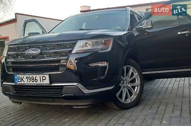 Внедорожник / Кроссовер Ford Explorer 2016 в Остроге