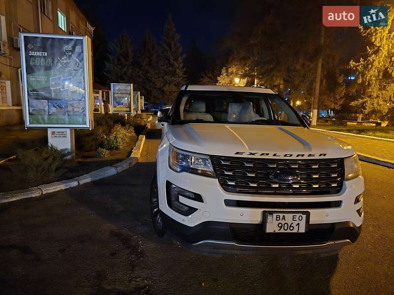 Позашляховик / Кросовер Ford Explorer 2016 в Первомайську