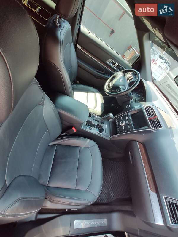 Позашляховик / Кросовер Ford Explorer 2018 в Києві