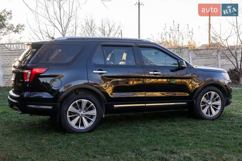 Позашляховик / Кросовер Ford Explorer 2017 в Верхньодніпровську