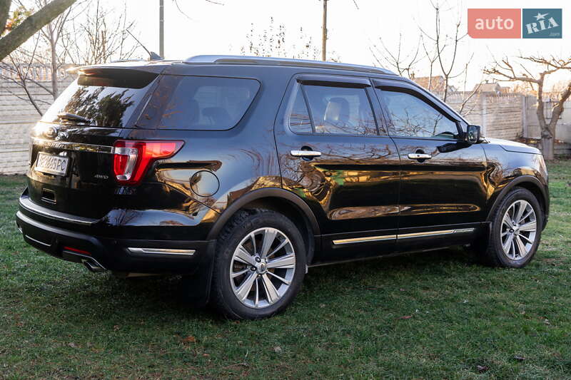 Позашляховик / Кросовер Ford Explorer 2017 в Верхньодніпровську