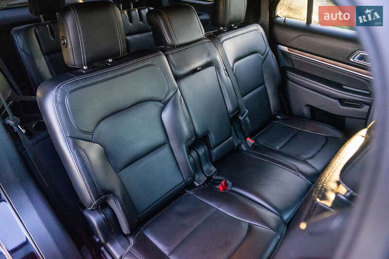 Позашляховик / Кросовер Ford Explorer 2017 в Верхньодніпровську