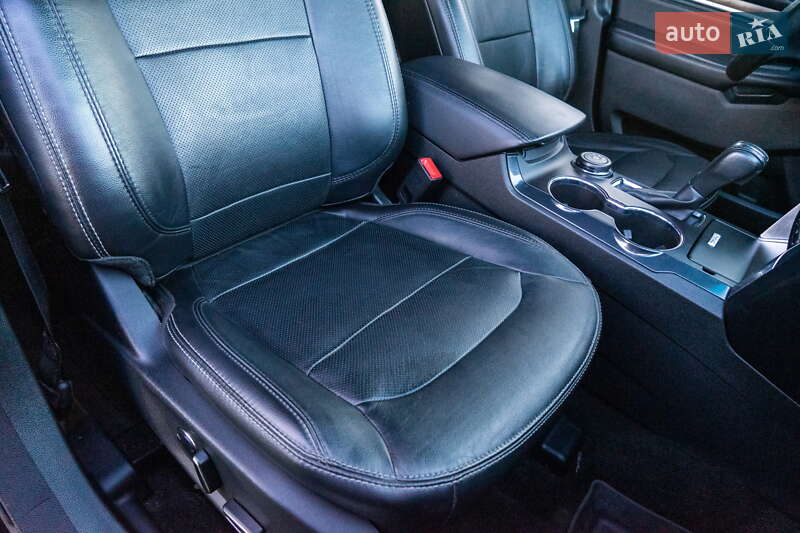 Позашляховик / Кросовер Ford Explorer 2017 в Верхньодніпровську