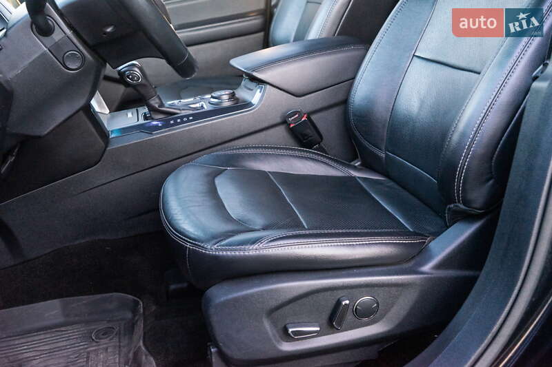 Позашляховик / Кросовер Ford Explorer 2017 в Верхньодніпровську