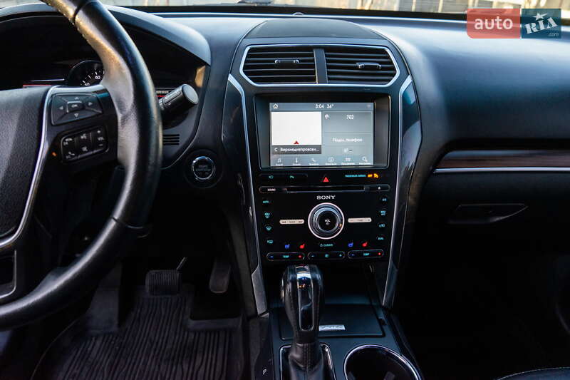 Позашляховик / Кросовер Ford Explorer 2017 в Верхньодніпровську