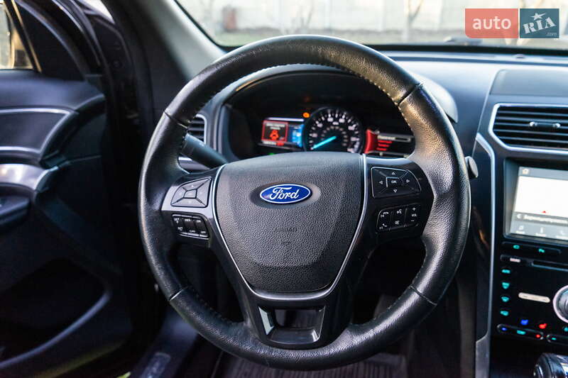 Позашляховик / Кросовер Ford Explorer 2017 в Верхньодніпровську