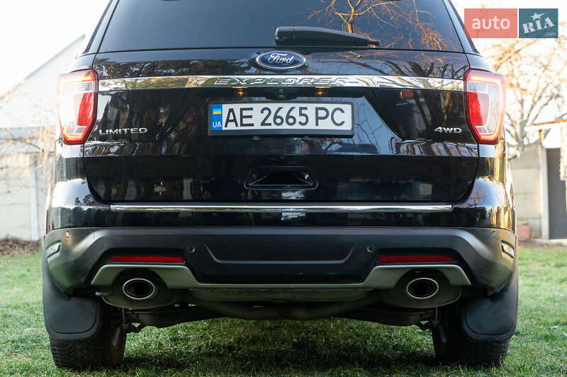 Позашляховик / Кросовер Ford Explorer 2017 в Верхньодніпровську