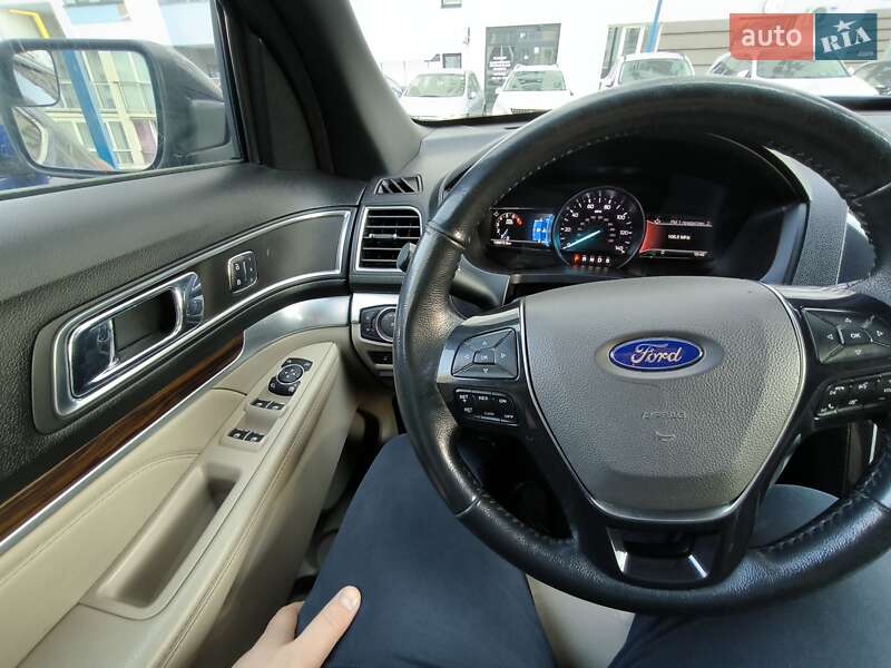 Позашляховик / Кросовер Ford Explorer 2018 в Вишневому