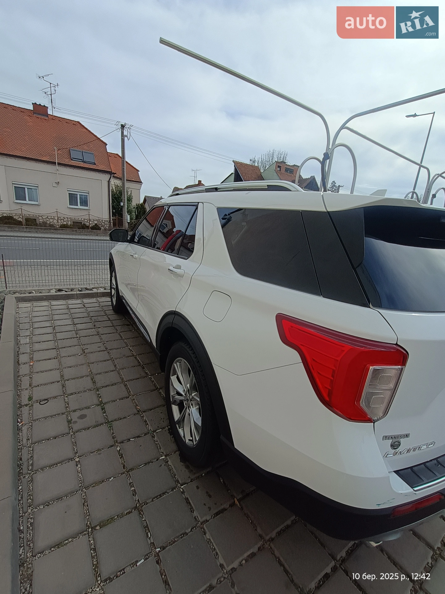 2020 Ford Explorer - мініатюра 6