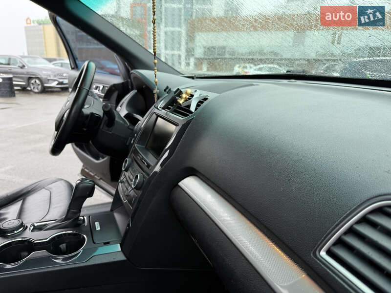 Внедорожник / Кроссовер Ford Explorer 2016 в Киеве