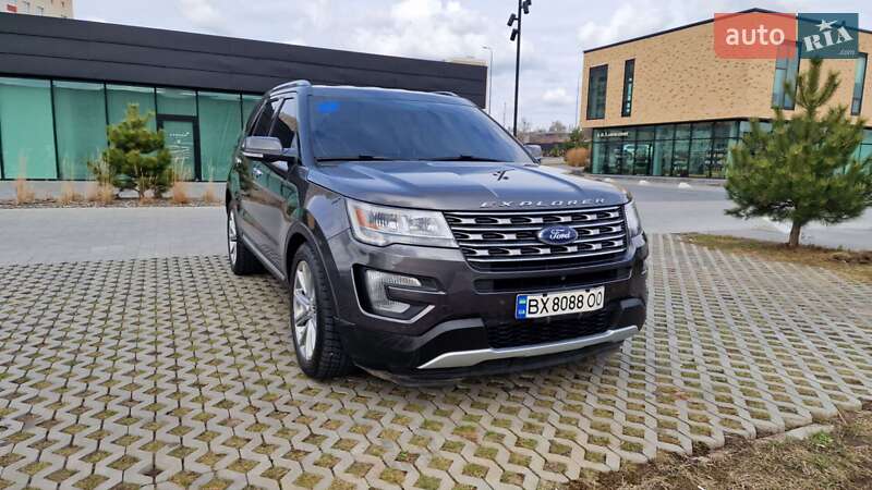 Позашляховик / Кросовер Ford Explorer 2017 в 