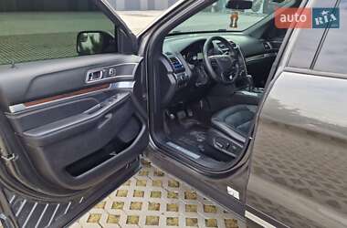Позашляховик / Кросовер Ford Explorer 2017 в 