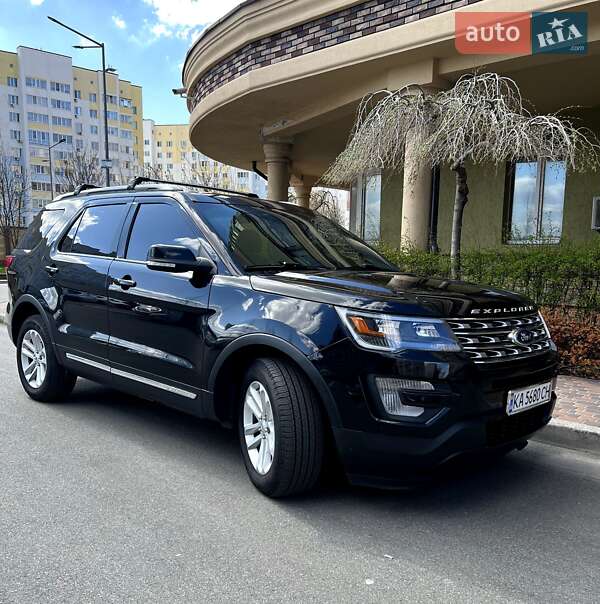 Позашляховик / Кросовер Ford Explorer 2016 в 