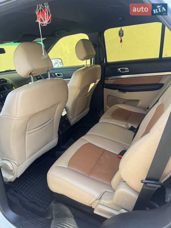 Внедорожник / Кроссовер Ford Explorer 2016 в Кобеляках