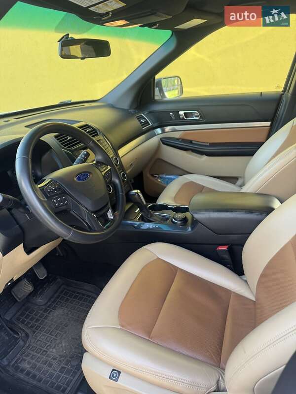 Внедорожник / Кроссовер Ford Explorer 2016 в Кобеляках