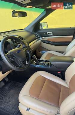 Внедорожник / Кроссовер Ford Explorer 2016 в 
