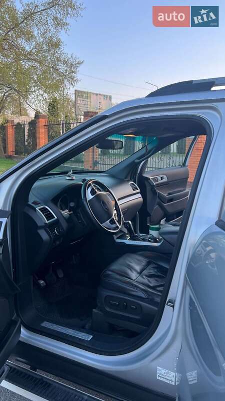 Внедорожник / Кроссовер Ford Explorer 2013 в Александрие