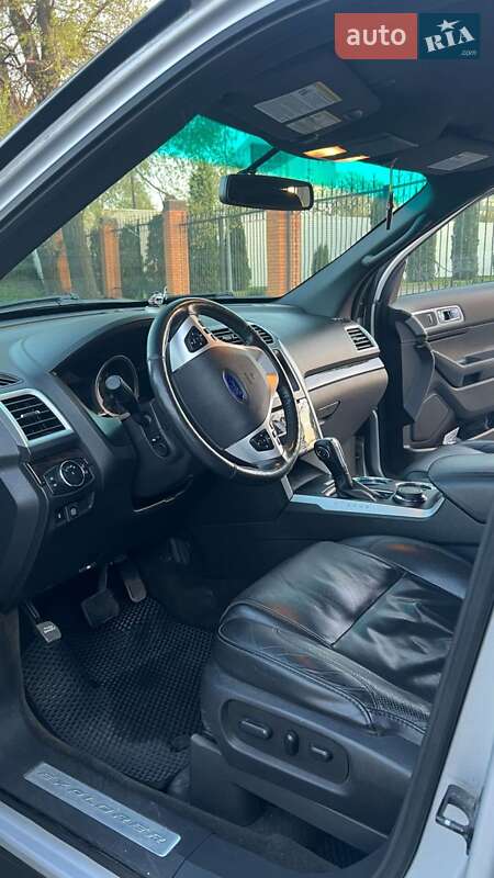 Внедорожник / Кроссовер Ford Explorer 2013 в Александрие