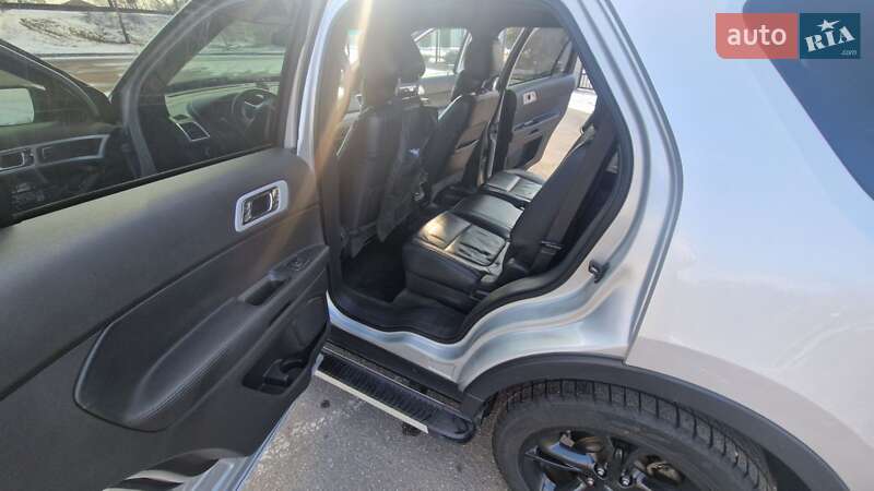 Внедорожник / Кроссовер Ford Explorer 2013 в Александрие