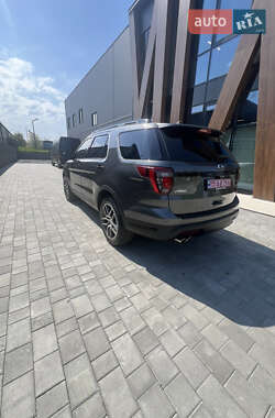 Позашляховик / Кросовер Ford Explorer 2018 в Луцьку