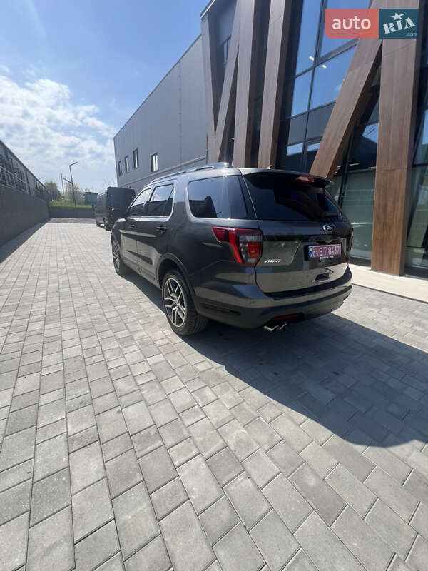 Позашляховик / Кросовер Ford Explorer 2018 в Луцьку