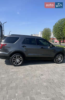 Позашляховик / Кросовер Ford Explorer 2018 в Луцьку