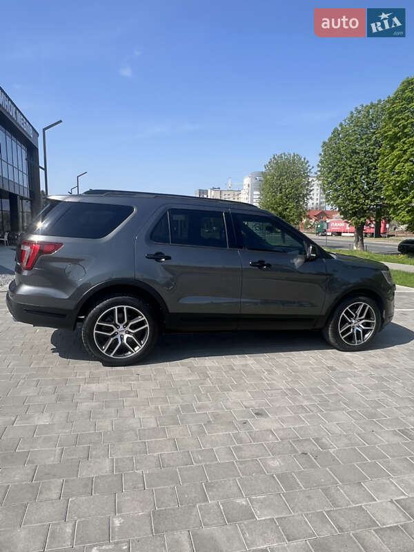 Позашляховик / Кросовер Ford Explorer 2018 в Луцьку