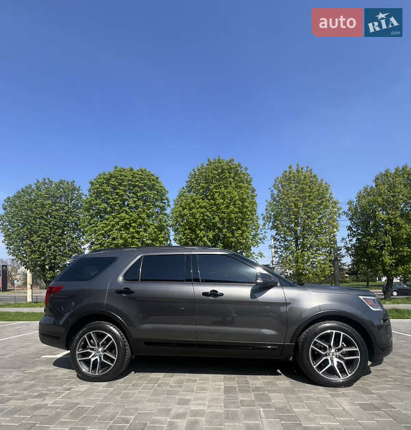 Позашляховик / Кросовер Ford Explorer 2018 в Луцьку