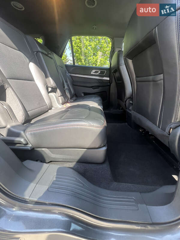 Позашляховик / Кросовер Ford Explorer 2018 в Луцьку