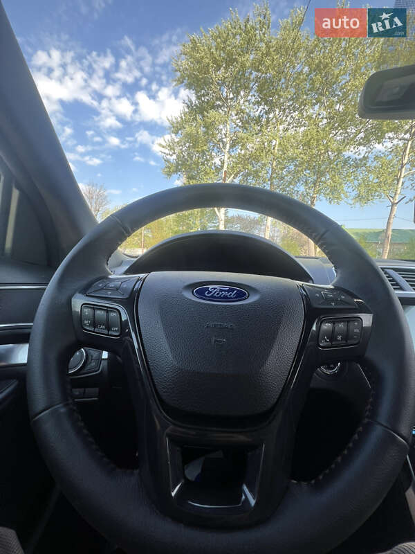 Позашляховик / Кросовер Ford Explorer 2018 в Луцьку