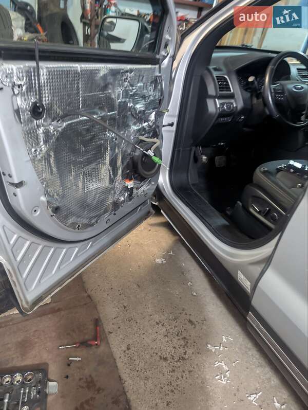 Внедорожник / Кроссовер Ford Explorer 2017 в Черкассах