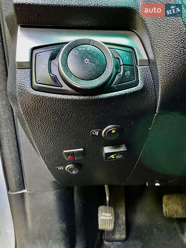Позашляховик / Кросовер Ford Explorer 2016 в Києві
