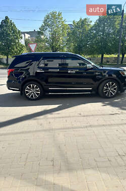 Внедорожник / Кроссовер Ford Explorer 2016 в Черновцах