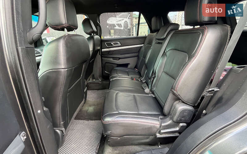 Внедорожник / Кроссовер Ford Explorer 2016 в Стрые
