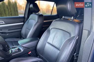 Позашляховик / Кросовер Ford Explorer 2016 в 