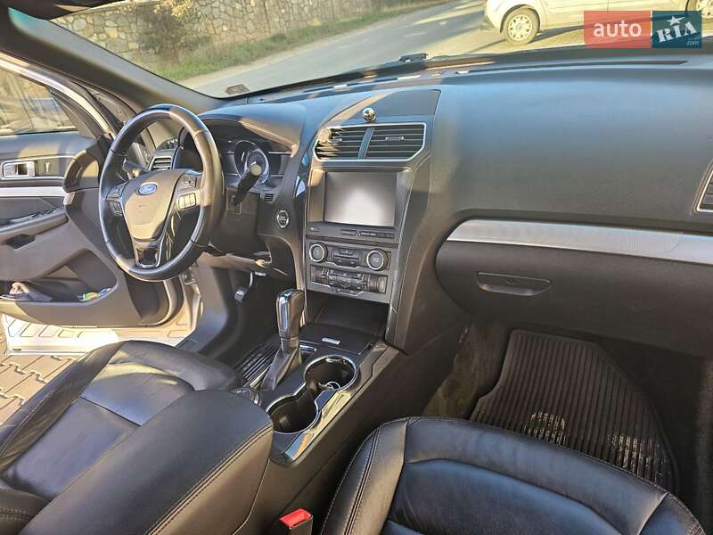 Внедорожник / Кроссовер Ford Explorer 2016 в Ивано-Франковске