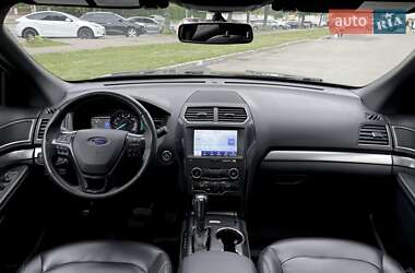 Позашляховик / Кросовер Ford Explorer 2019 в 
