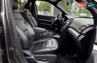 Позашляховик / Кросовер Ford Explorer 2019 в 