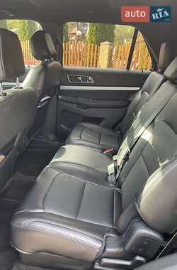 Позашляховик / Кросовер Ford Explorer 2017 в 