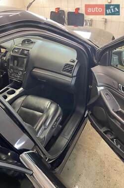 Позашляховик / Кросовер Ford Explorer 2017 в Новомосковську