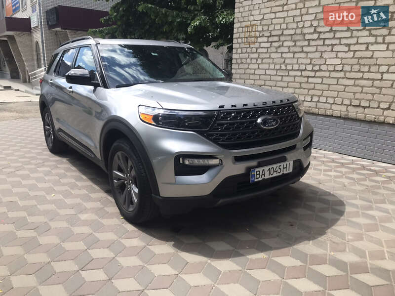Позашляховик / Кросовер Ford Explorer 2021 в 