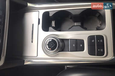 Позашляховик / Кросовер Ford Explorer 2021 в 