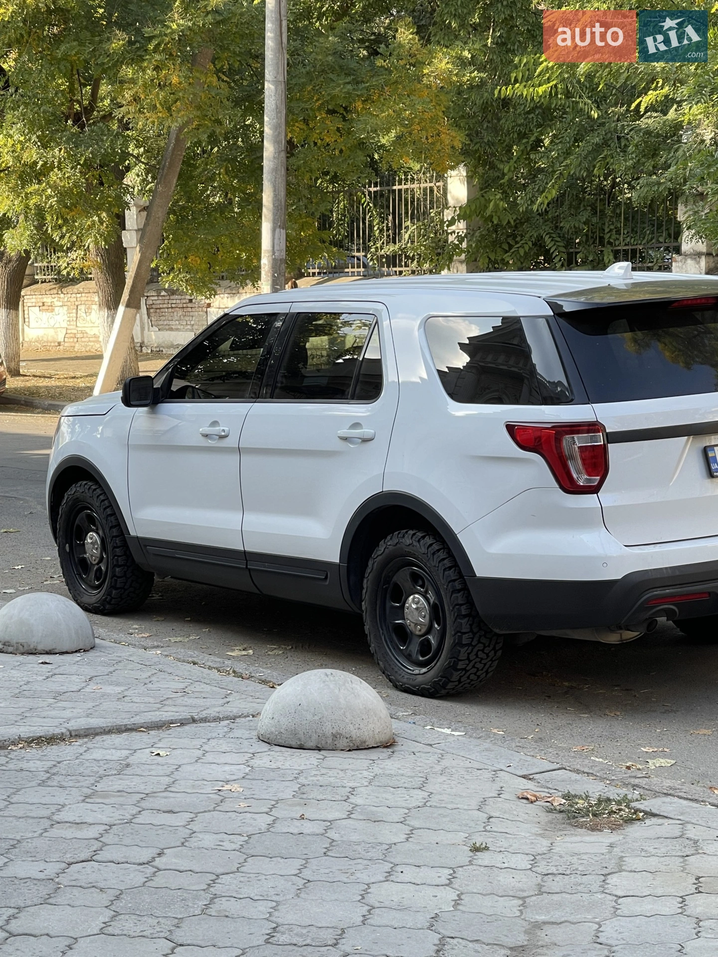Ford Explorer 2016 VIN 1FM5K8AR5GGC61259 фото оголошення 6 з 13