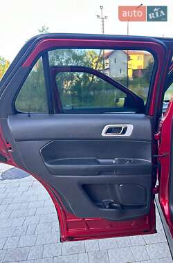 Позашляховик / Кросовер Ford Explorer 2012 в 